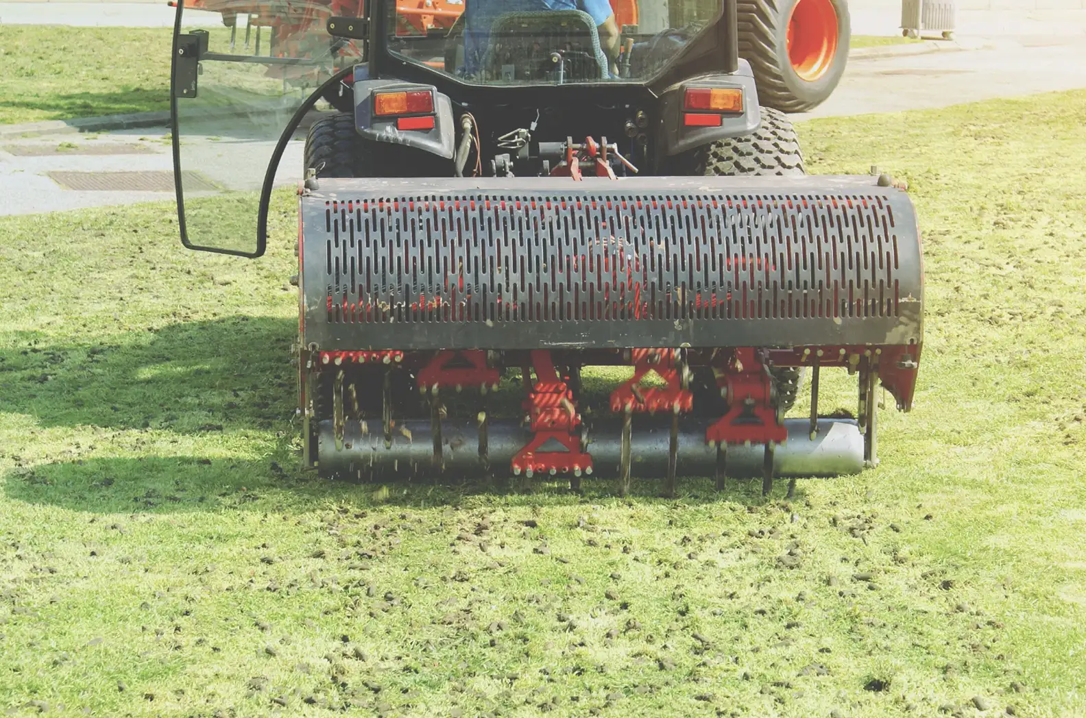 Aerate Lawn UK
